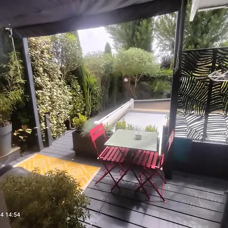 Apartment Au Bord Du Vieux Moulin Merignac (Gironde)