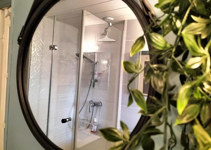 Au Bord Du Vieux Moulin - Pres De Bordeaux * Мериньяк